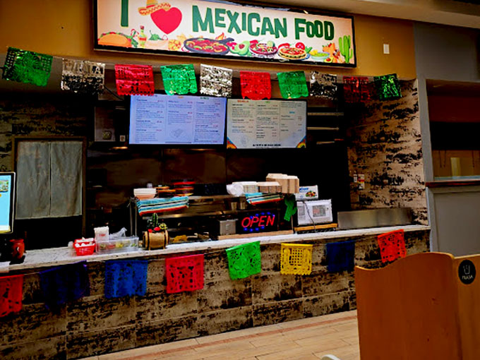 Inside I ❤️ Mexican Food restaurant and fresh Mexican dishes